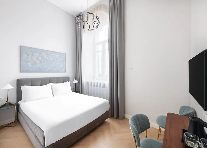 St Casimir Aparthotel 4*